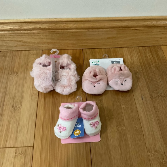Carter's Shoes Nwt Carters Baby Girl Pink Fluffy Pink Fox Slippers